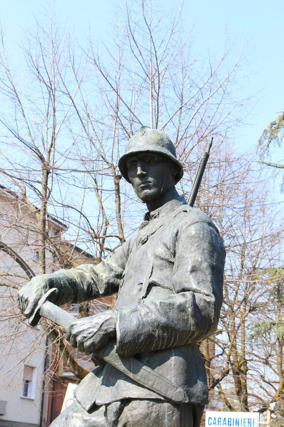 Figura di soldato - Piazzale della Pace, Bazzano, Bologna, dettaglio